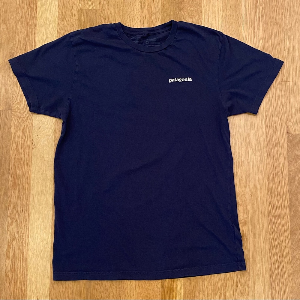 Patagonia Mens Blue Cotton Short Sleeve T-Shirt / Logo on Back/ Size M Slim Fit